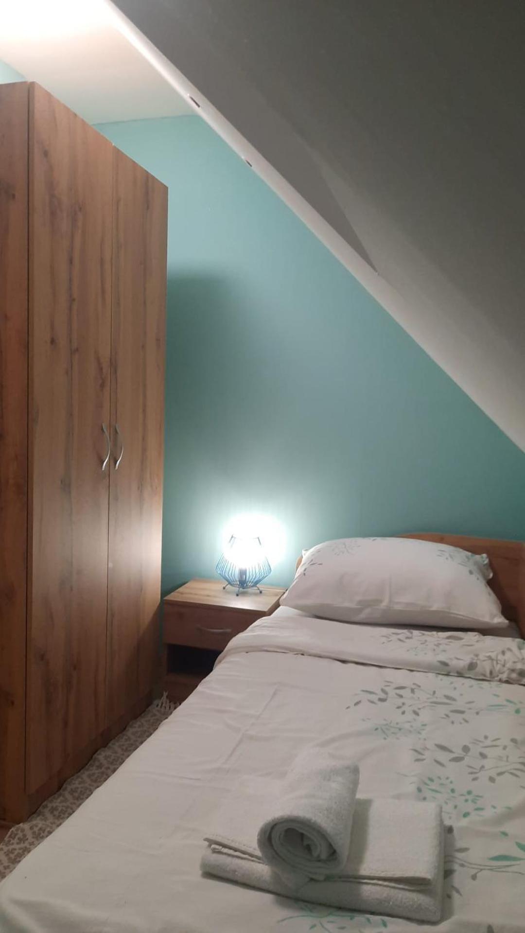 Wooden House Ante Self Check - In And Check - Out Appartement Otočac