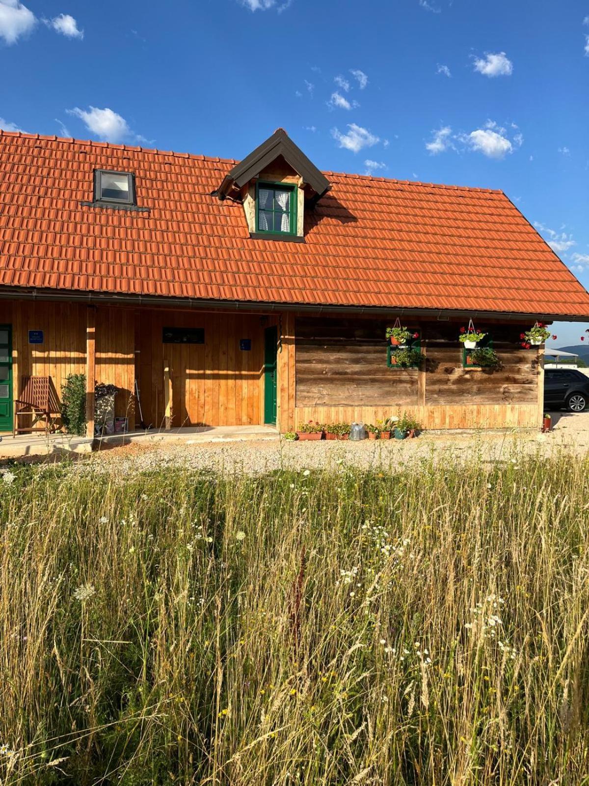 Wooden House Ante Self Check - In And Check - Out *